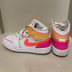 Nike Air Jordan SE ‘Edge Glow’ Size 5Y